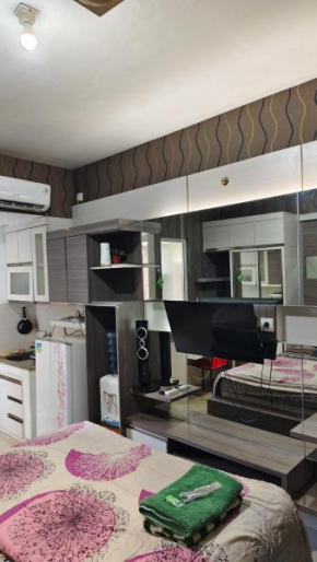 Lidya Room at student castle apartemen